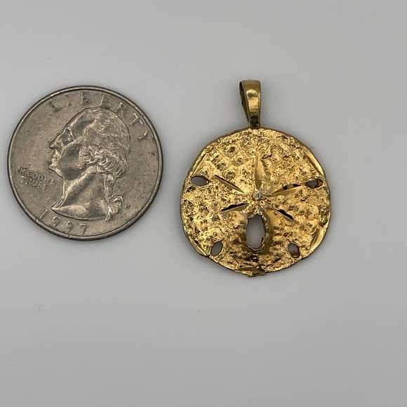 Sand Dollar Pendant Gold Tone Nautical Beach Sea - Picture 2 of 4